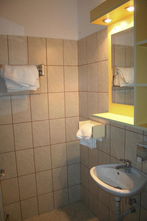 Pension Varadia Oradea Room photo