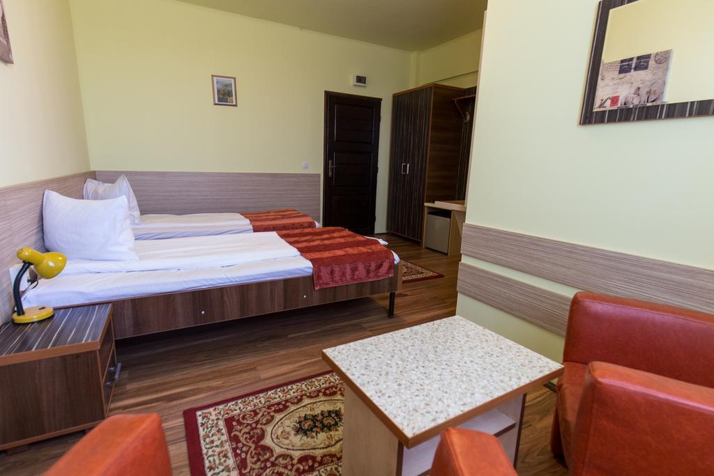 Pension Varadia Oradea Exterior photo